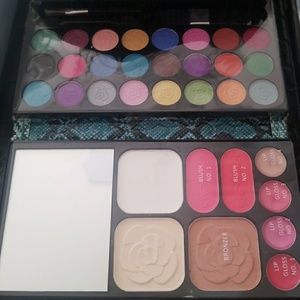 😍😍Makeup Sets! 😍😍